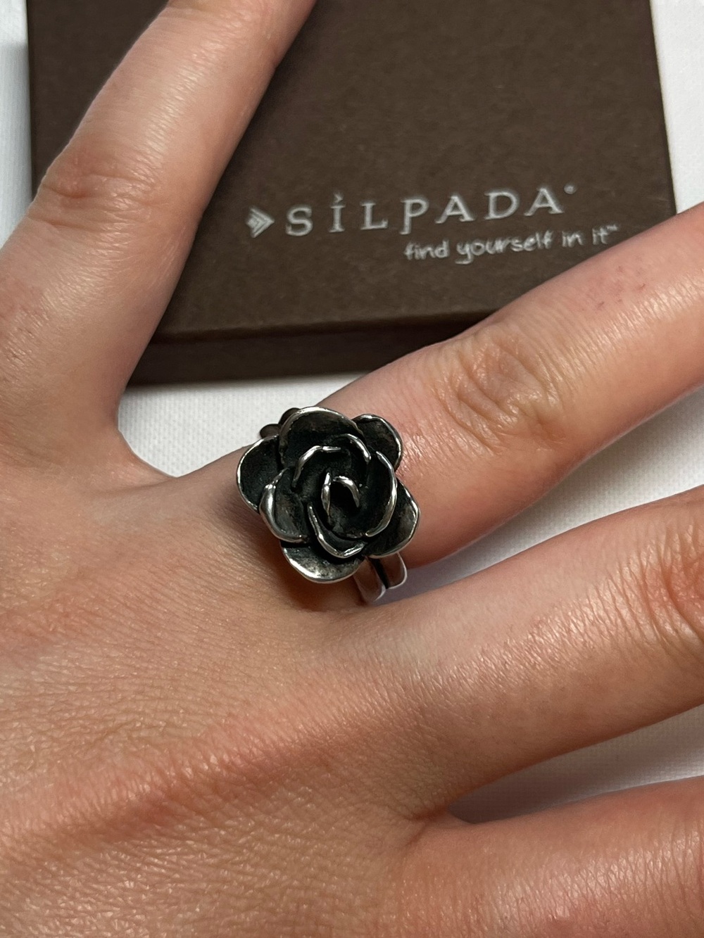 NEW SILPADA Sterling Silver 3D Rose Flower Ring (Style R2207) 
Size 6.75
Retired